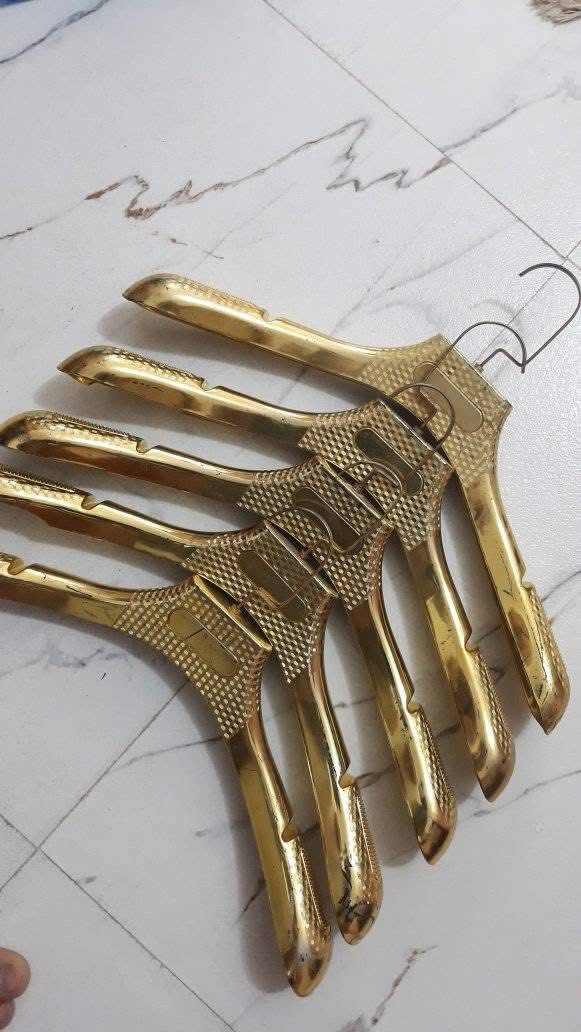 السلام عليكم للبيع تعلاگة ملابس ذهبية
للبيع تعلاگة ملابس ذهبية سعره قطعه 500 دينار مكاني البصرة المعقل


**إذا كنت صاحب هذا الإعلان وتريد حذفه لأي سبب، رجاءا أرسل رسالة إلى الدعم الفني**