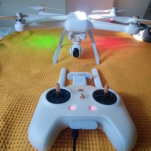 mi drone 4k
دورن قةوي حيل 
فوركةي حقيقي ربط موبايل مثل Dji بل كيبل
ارفع 5 حتا ٦ كيلومةتر
بطارة 2  واحد بطار شغل ٢٧ حتا ٣٠ دقيقه 
ستاند موجود شغل كامير بل ستاند او درون


**إذا كنت صاحب هذا الإعلان وتريد حذفه لأي سبب، رجاءا أرسل رسالة إلى الدعم الفني**