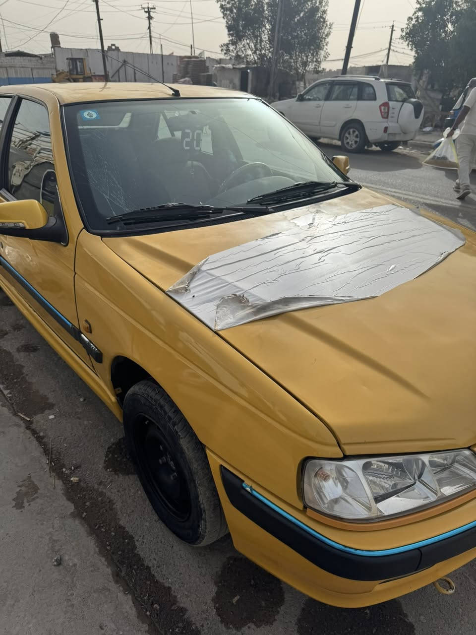 السلام عليكم بيجو بارص 15 سياره بيه جاملغ البصف سايق مبدل ودوسه نصهة مبدله موضحة بلصوره 
وباقي سياره مكفول شوفت عينك سياره خير من الله 
واستعمال قليل مامشتغله تكسي اروح بيه للدوام ورجع تعال وشوف بعينك 
وبسمي هزة جديدة سياره مال جناي ونصبته حلوة
بغداد البياع ***********
السعر 45
