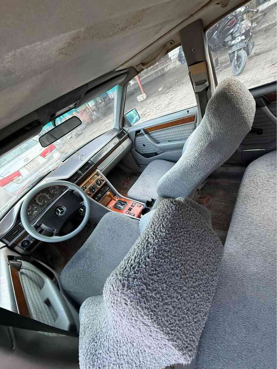 مارسيدس 300 موديل 90 محرك بطه  كيرمحرك بشرط صدر امامي خلفي جديد سنه ويه جديد لحد 29 بيهه دفتربنزين جاملغ خلفي امبدل قبغ سعر60 بيهه مجال قليل رقم *********** عنوان كركوك كركوك, العراق
