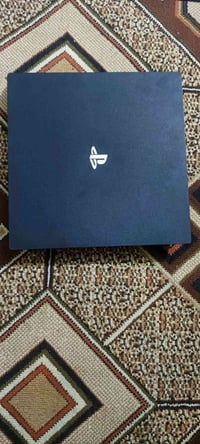 بلايستيشن 4 برو مهكر للبيع السعر 285 الف 07728076503