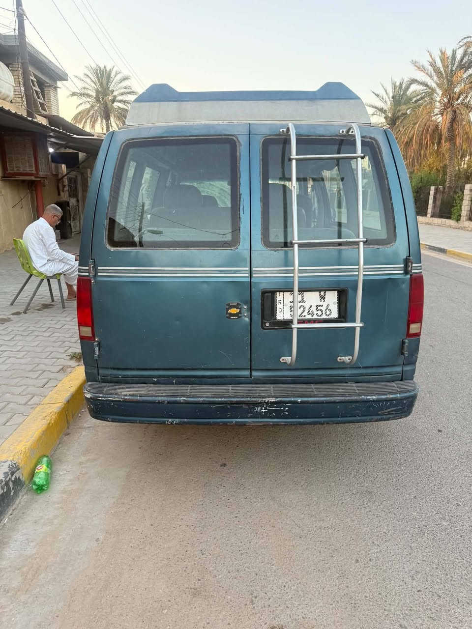 السلام عليكم فان استرو ٩٢ بغداد خصوصي انكليزي كلهه عله وضع الشركه لا خياس ولا اي شي يحتاج الهه ملاحضات قليله مثل طوافه البانزين كيج حماوه ممربوط ماعندي مجال اصلحهن شغلات بصيطه السعر ٤٥ بيهه مجال السياره اترايهه وين متريد *********** او ***********
