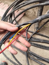 اخوان كيبل كهرباء ٤*٦ ملم غير مسلح سترانت مستخدم شهر تم تركيبه في  محل...