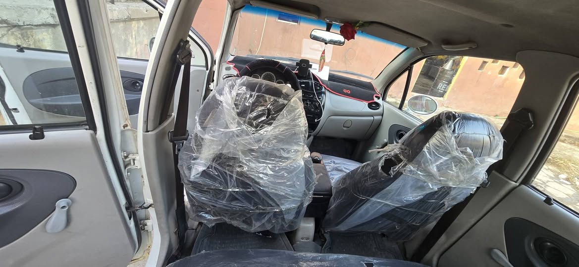 كوكو 2012
سنويه 2028
محرك كير تبريد شرط
كابون بانزين
سعر 33 بيها مجال بصيط


**إذا كنت صاحب هذا الإعلان وتريد حذفه لأي سبب، رجاءا أرسل رسالة إلى الدعم الفني**