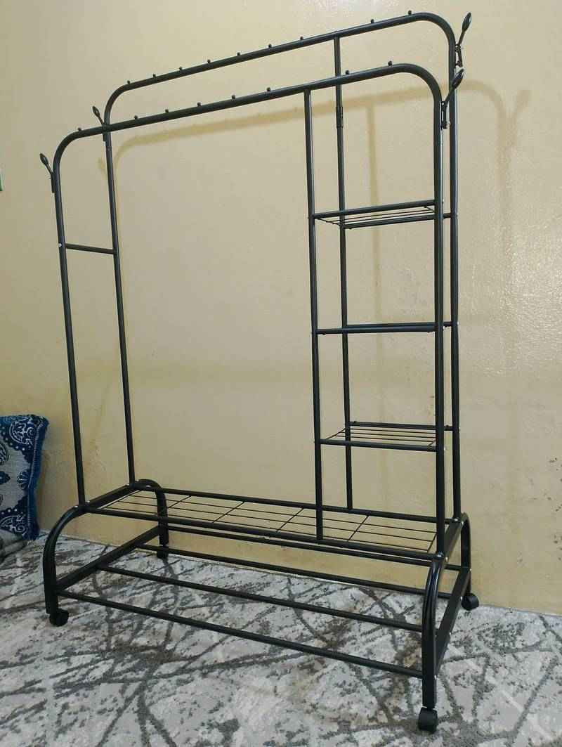 ستاند  الملابس 
تصميم عملي مزدوج القضيب يوفر مساحة أكبر للتعليق 👌
يتحمّل وزن قوي حتى 88 كغم 💪
مصنوع من أنابيب حديد مطلية لثبات وأناقة 🖤
طابقين سفليين للأحذية والحقائب 👟👜
مناسب للاستخدام داخل وخارج المنزل 🏠🌿

ترتيب ذكي بدون فوضى!
يوجد خدمة توصيل لجميع المحافظات بغداد, العراق


**إذا كنت صاحب هذا الإعلان وتريد حذفه لأي سبب، رجاءا أرسل رسالة إلى الدعم الفني**