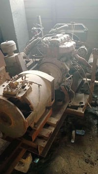 مولده //كيا باص//2700//30كيفي//بيها خيط بخار---07831149632