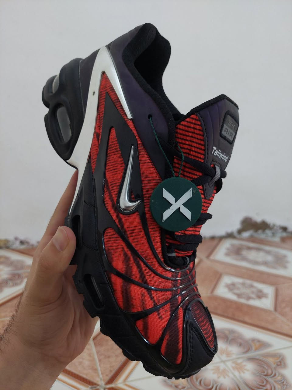 Nike Air Max Tailwind 5
القطعه مفووله قياس 43 السعر  مذكور هو والتفاصيل بلفيدو   توصيل  جميع  المحافضات6الف  موجود وهاي رقمي***********
