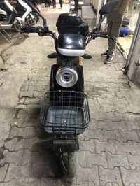 بطاريات ١٢٠٠ • سرعة ٨٠ • شبه جديدة