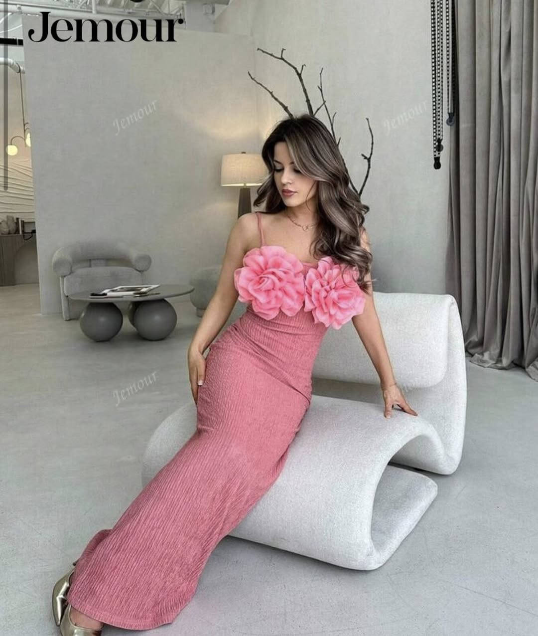 بنات عندي هاي الفساتين الاحمر قياس m والوردي قياس L ويلبس حتى الm والXl لان ينطي ثنينهن ب٤٠ الف تخبل باللبس ♥️


**إذا كنت صاحب هذا الإعلان وتريد حذفه لأي سبب، رجاءا أرسل رسالة إلى الدعم الفني**