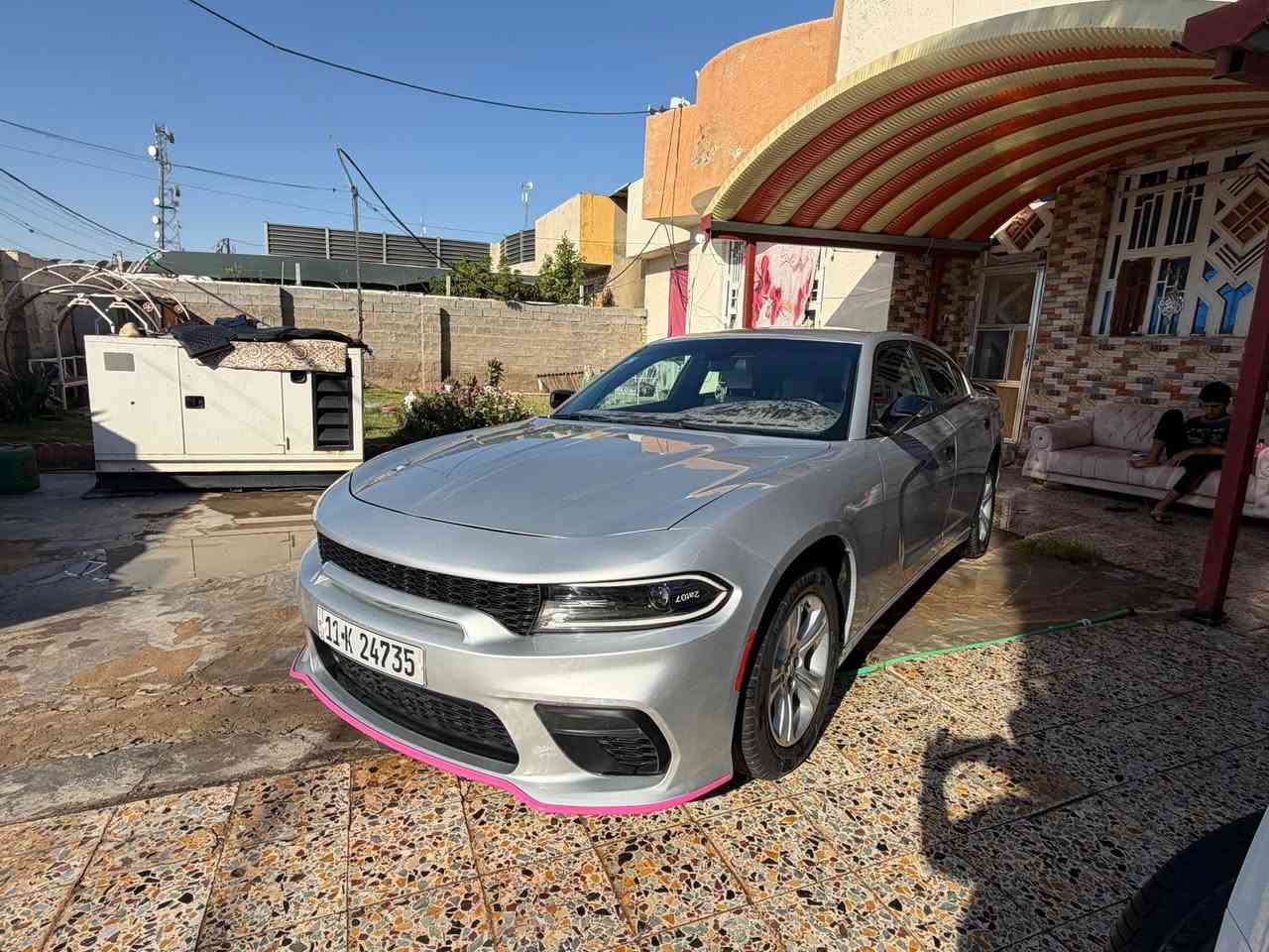 جارجر SXT موديل 2023 امريكي ماشيه 29  الف ميل مكينه وكير كفاله . ضربته بنيد وخشم الحاملغ ايرباك دركه فقط . السياره وضع شركه تايرات تخم مشلن .⬛️

رقم صاحب السيارة 
***********

المواصفات
محرك 6 سلندر 36 لتر
قوة تقريبا 300 حصان
ناقل حركة اوتوماتيك 8 سرعات
دفع خلفي
تشغيل بصمة
شاشة وسط متعددة
بلوتوث
تحكمات ستيرن
مثبت سرعة
نظام مانع انزلاق
نظام ثبات
حساسات خلفية
اضاءة LED
قفل مركزي
نظام ABS
اضافه لد متغير 230حركه 
لايت زينون ⬜️ .🤍
