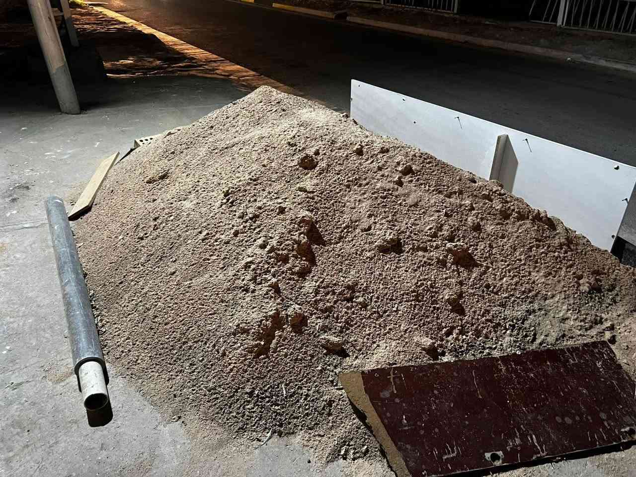 سلام عليكم  رمل مغربل الي يفيده ياخذه للثواب
مكان 801 الخدمي مال بانزين خانه 
للتواصل 
***********

