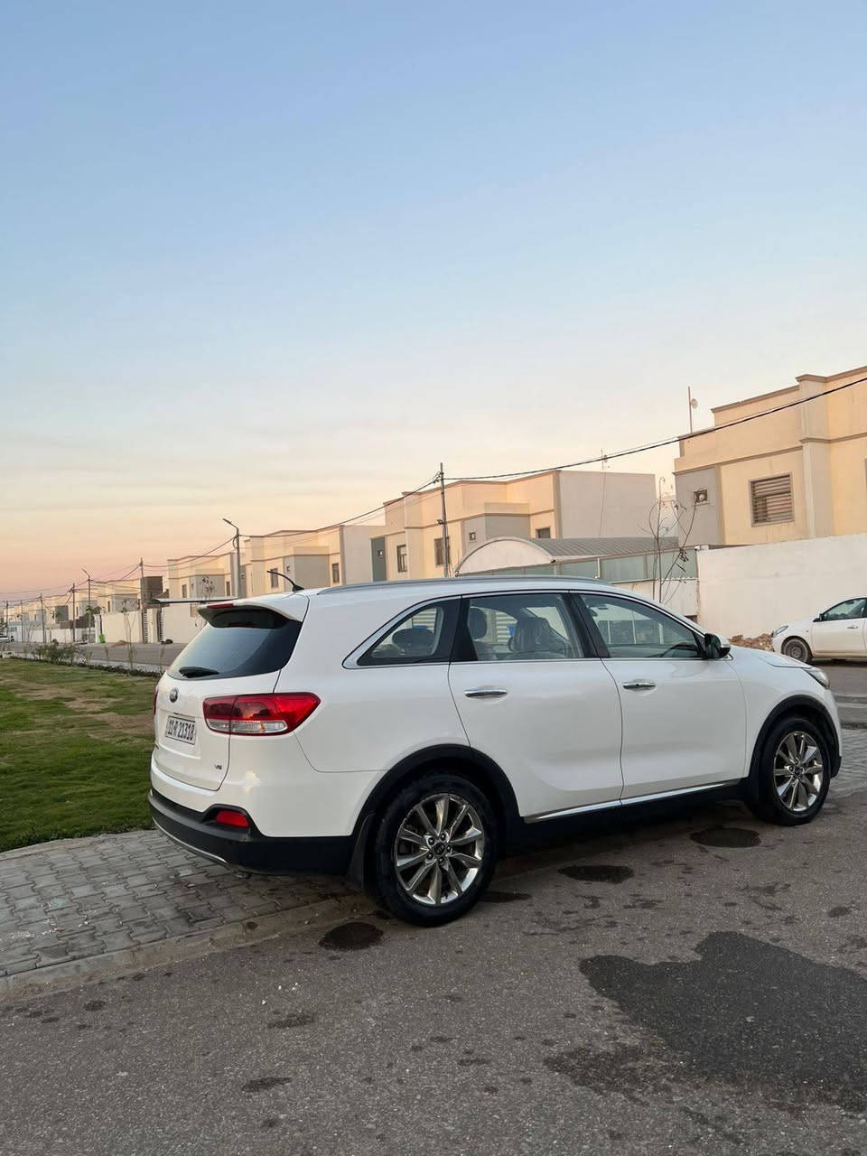 سورنتو 🚙.
‏‎سلام عليكم 
 للبيع فقط  سورنتو ٧ راكب 
#موديل 2016
#وارد خليجي
#محرك V6 3500 
ماشيه 82  و قابلة للزيادة

                       ((((🔴المواصفات🔴))))

1- بصمة + تبريد وتدفئه ٣قطع 
2- كامرة خلفية
3- حساس امامي
4- حساس خلفي
5- مري شفط
6- شاشة اصليه وكاميرا خلفيه 
7- كشن السايق كهرباء
8- تحكمات استيرن جهتين
9- مانع انزلاق
10- كمبيوتر تحديد عطل
11- اشاير بالمري الجانبية
12- بردات خلفية
13- نظام  ترحيب
14- نظام  ECO
15- نظام SPORT
16- ويل كب كروم
17- بلوجكتر
18- يدات  ستيل
19 لد اماميه وخلفي 
20 لايت زنون 
21 مري شفط 
22 نظام  ترحيب بل يدات 
23- زراك لايت 
24 انارا داخليه 
25 كشنات جلد  
26 جنطه كهرباء 
27  رقم بغداد مشروع وطني جديد بأسمي 
غير متواجد بالفيس الرجاء الاتصال واتساب على الرقم  *********** ابو سجاد  السعر (225)  وبي مجال بسيط للشراي. مكاني محافظه النجف
