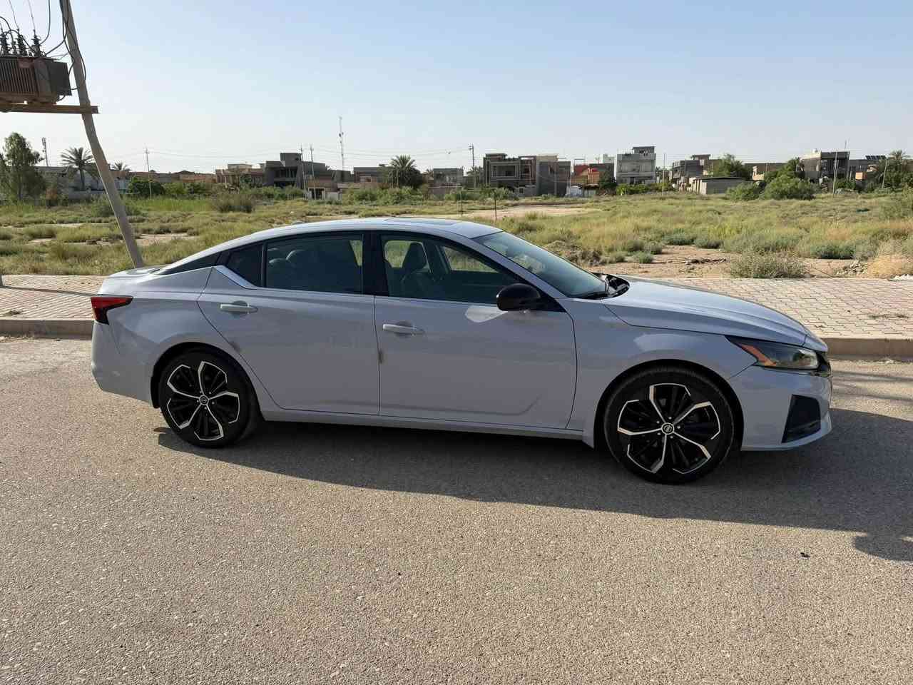 نيسان التيما موديل 2025 فول موصفات SR بلاص بجم كبس ضرر خلفي صور الضرر بلمنشور بدون دوخل السياره جديده جدا بدون شخوط بدون رصعات مكان السياره ديالى المقداديه السعر 188 وبيها مجال ***********
