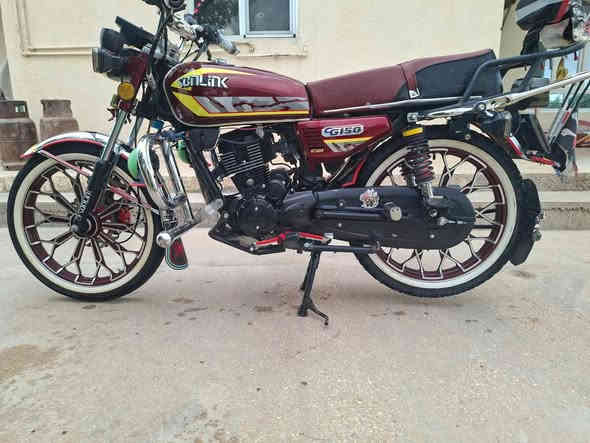 السلام عليكم ( مكلف بل نشر)  اخوان دراجه سولنك موديل 24 فول نضافه نعومه فول كماليات موصل 725
رقم صاحب الدراجه ***********
