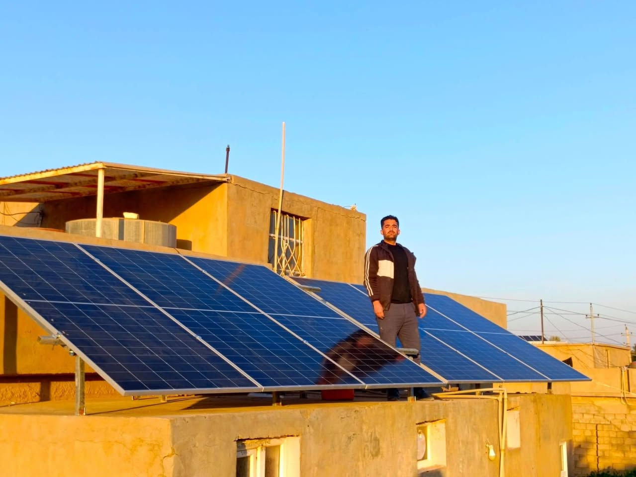 شركة الشروق للطاقة الشمسية النظيفة
خيارك الامثل نحو مستقبل نطيف ومشرق

تم بحمد الله تنصيب  منظومة طاقة شمسية نظيفة 
  في محافظة كركوك قضاء الحويجة ناحية الزاب

للأخ ابو قيس 
الف مبارك يستاهل كل خير 

 / الأحد / 25/ 1 / 2026

 قدرة المنظومة 
👍  12 أمبير ليلي و 12 أمبير نهاري 🔅 💫💥

مكونات المنظومة
بطاريه 15 كيلوواط عدد 1 
اتفيرتر 6 كيلو واط   عدد 1 
الواح عدد 6

عاشت ايديكم الكادر المميز
بقيادة الأستاذ ناظم الصحن 
و  الأستاذ عياد الجبوري 

مواد اصليه من ارقى الشركات العالمية 
ضمان حقيقي مع وصل مختوم باسم شركتنا 
صيانة  كادر متخصص في صيانة المظومات بشكل دوري وفي اي وقت  

شركة الشروق للطاقة الشمسية النظيفة مستعدون لشد وتنصيب الطاقة الشمسية خارج وداخل المحافظة وبسعر مناسب جدا 
متوفر منظومات طاقه شمسيه ونقد اقساط عن طريق ماستر كارد او كي كارد الرافدين حصراً 
موبايل 
 استاذ سعيد *********** 
استاذ ناظم ***********
