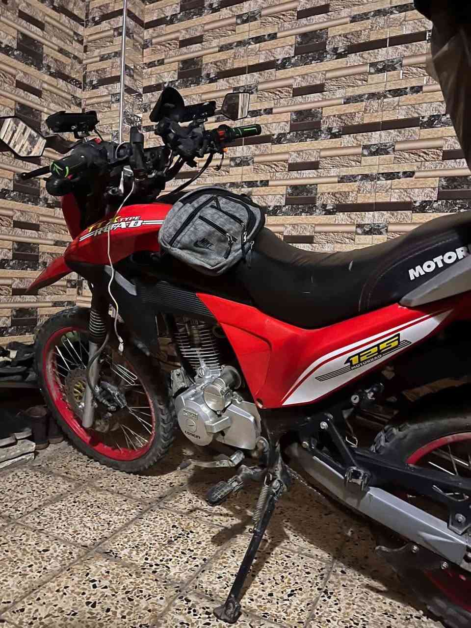 السلام عليكم 
دراجه قفاز رقم اربيل تحويل شرط
الدراجه معمره ولفات الباقي كله شرط
السعر 1300 مليون وثلاثميئه بيها مجال قليل
***********
 *********** واتساب
