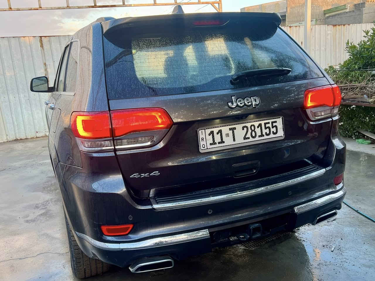 للبيع جيب  .. اعلى فئه …فول مواصفات ميحتاج اذكر المواصفات معروفه .. سومات … م ***********
موديل 2016 وارد امريكي رقم بغداد الجديد السياره حادثه بس قطعه وحده الجاملغ الامامي بدون دواخل بدون ايرباك السياره مكينه كيره تبريد حداديه جاهزه  بالعافيه عل ياخذه
