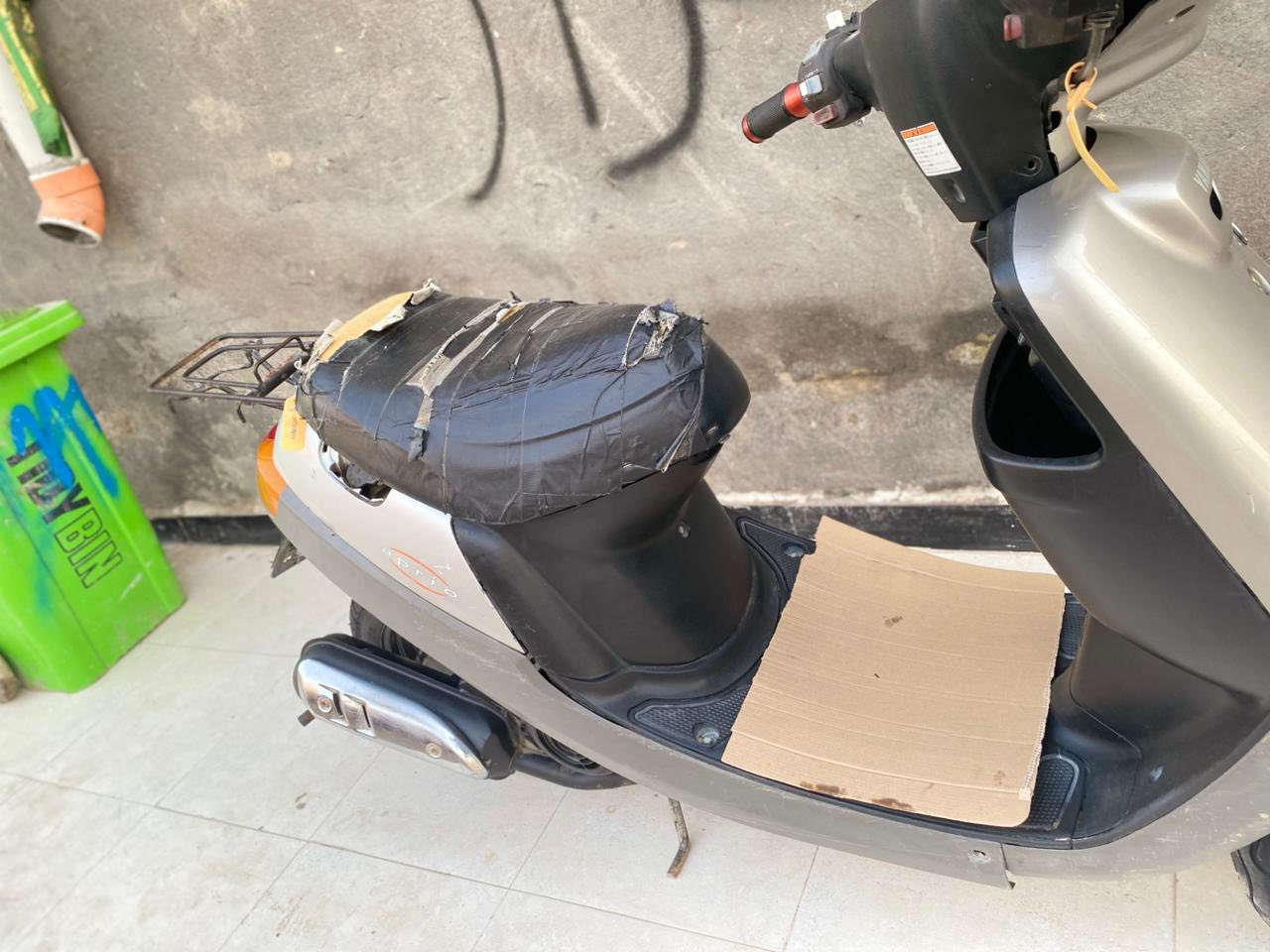 سلام عليكم بتره للبيع دراجه نضيفه  شغاله من الطول للطول كهربائيات سلف هندر مفتوحه اول مره قبل ١٠ ايام دراجه نضيفه 
السعر خاص 
مكاني ناصريه مركز حي الحسين


**إذا كنت صاحب هذا الإعلان وتريد حذفه لأي سبب، رجاءا أرسل رسالة إلى الدعم الفني**