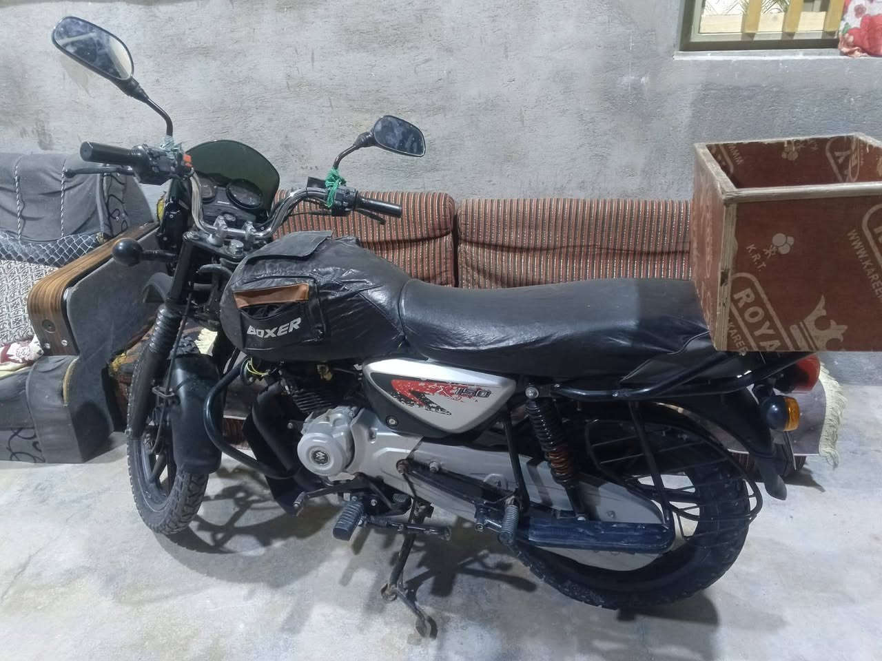 دراجه بوكسر 
الموديل 2022 
الدراجه مكفوله كفاله عامه برقي ما مفتوح بيها 
رقم وسنويه تحويل ثاني يوم تنتهي السنوية ب 2027
العنوان البصره الهارثه 
السعر 2 مليون
التواصل علي الرقم 
***********
