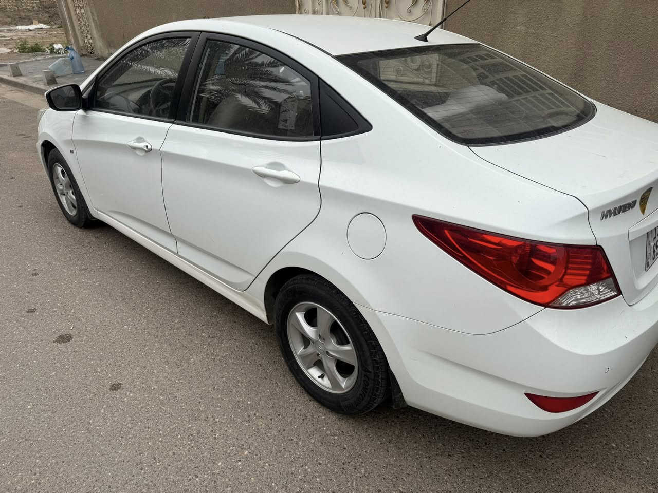 اكسنت خليجي موديل 2013ماشيه 47 الف
رقم جديد 
تحكم استيرن اشاير بالمري بلوتوث اوكس السياره السياره بيه طخه مصبوغه جزء من الباب الامامي والباب الخلفي مفتوح 
السعره 112
العنوان بغداد حي القادسية ***********
