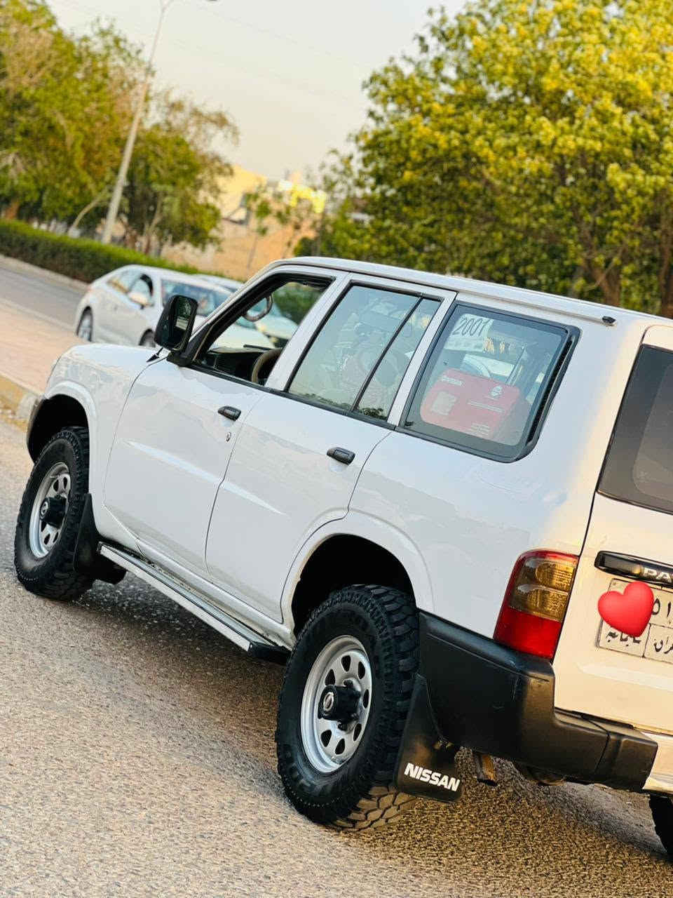 فڕۆشت نیسان پاتڕۆڵ 2001ناوبۆر محەسەن 
گێرومەکینەو ئەکسلو دەبڵ ئەکسلی بەشەرت 
مەکینەی نەکراوەتۆ 
تەبریت ساردوگەرم 
شانو سەقفی بەشەرت 
دەعامولێدراوی نیە 
شانسیو لەوی بەشەرت چوارتایەوویلی لۆکی لەژێرە 
ساڵنسەی بیلادە چرکەی تیانیە ماشەڵا تنوتۆڵە 
چوارپارچەی بۆیاخە لەسەرساغی  ناودەری لۆکە سەیارەکە
شوین کەلار ژمارە ***********واتساپ 

ئەدمین وەری گرە ❤

