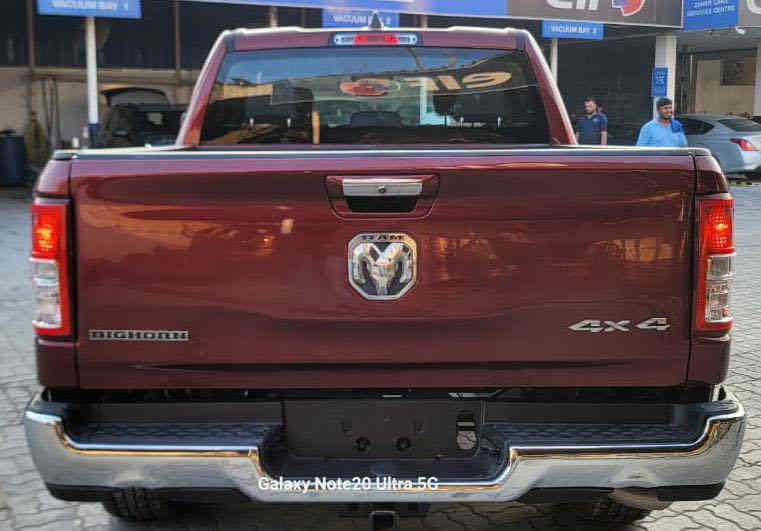 ⛔️ تم الشحن الى منفذ اربيل 🔥🚀
" دوج رام الآرمي موديل 2024 "
 
• صبغ قطعتين فقط 
• ممشى 7000 ميل زيرو!!! 
• السياره مصلحه وبحالة ممتازه 
• گير محرك كفاله شرط الفحص 
• السياره حاليا في دبي جاهزة للشحن 

✓ السعر 310 $ #مكمرك_مرقم_شمالي_كامل 

              << مركز المهندس لإستيراد السيارات >>

٭ للاستفسار الاتصال او التواصل عبر الواتساب على الأرقام التاليه: 

• د. شهيد               ***********

📍 عنوان المركز ( كربلاء - سيف سعد - شارع المخازن ) 
كما ويتوفر لدينا ( مكاتب تابعه لنا في جميع المحافظات ) لغرض اجراء المكاتبه وضمان حق الطرفين 
---------------------------------------------------•
🔴 رابط كروب الواتساب لنشر جميع السيارات بالمزاد 👇🏼👇🏼

https://chat.whatsapp.com/G1vHBgZwn280PCMz6HkyiX?mode=ems_copy_c
