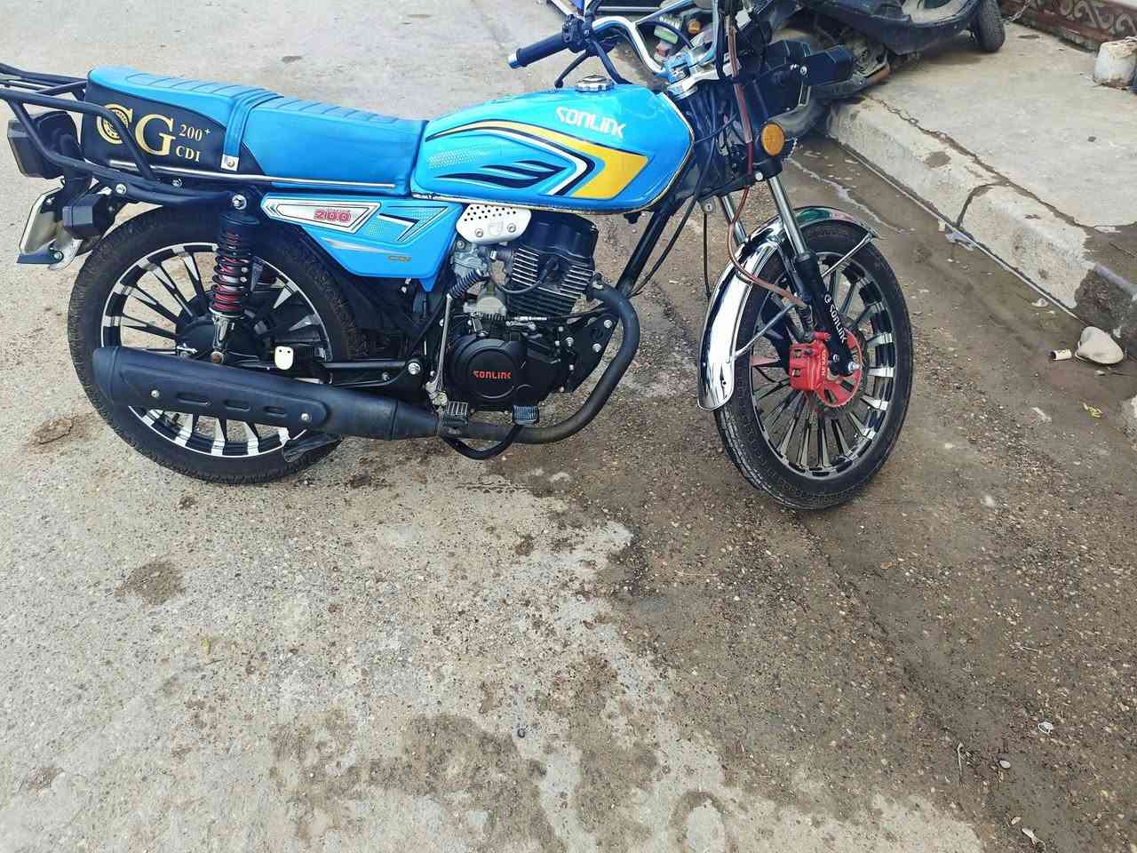 السلام عليكم سافاني موديل 25 محرك 200 ضاغطة وزنجيل يعني بدون رجة ماشية 3002 حالها حال الزيرو متروكة الدراجة استخدام شخصي فقط من البيت للكلية فقط مكفولة من الشخط يعني لا حادث ولا شي والدراجة بحالة الشركة حتى تاير ممبدل السعر 900 وبيها مجال مكاني بغداد الحرية ***********
