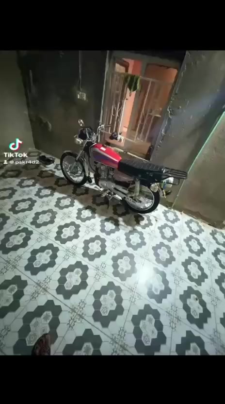 سلام عليكم دراجه للبيع 
نامه مديل 25 ما صارله هواي من طالعه من وكيل 
دراجه ماشيه 5000 دراجه بعده زيرو اوراق مكان بابل محاويل سعر 700 وبيه مجال استفسار مراسلات الصفحه متواجد


**إذا كنت صاحب هذا الإعلان وتريد حذفه لأي سبب، رجاءا أرسل رسالة إلى الدعم الفني**