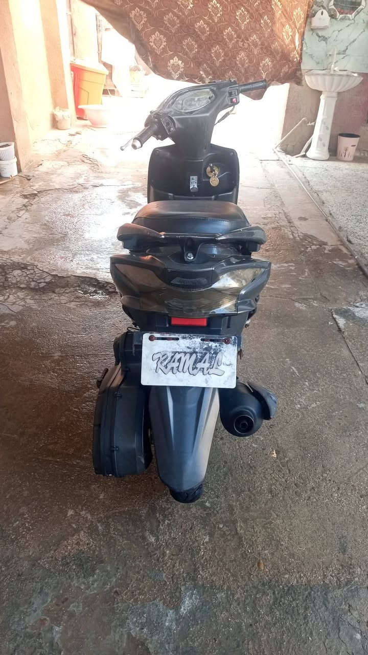 ***********سلام عليكم دراجه للبيع وارد كوري للبيع مكفوله كفاله عامه مكينه عل شرط لاصوت ولاتبخير ابد جيب فيتر ويجي يفحصه سلف نص نكره هندر واحد كهربائياته من الطول لطول شغاله تخم تاير اول امس شديته دراجه مشروطه كله باتري قبل سبوع شديته دبلاته وره كدام جدد شلعه ومعدل فول السعر 250 وبيه مجال حك الجيه ولله متلكه دراجه هيج نضافه وبهيج سعر ابد دراجه فول
