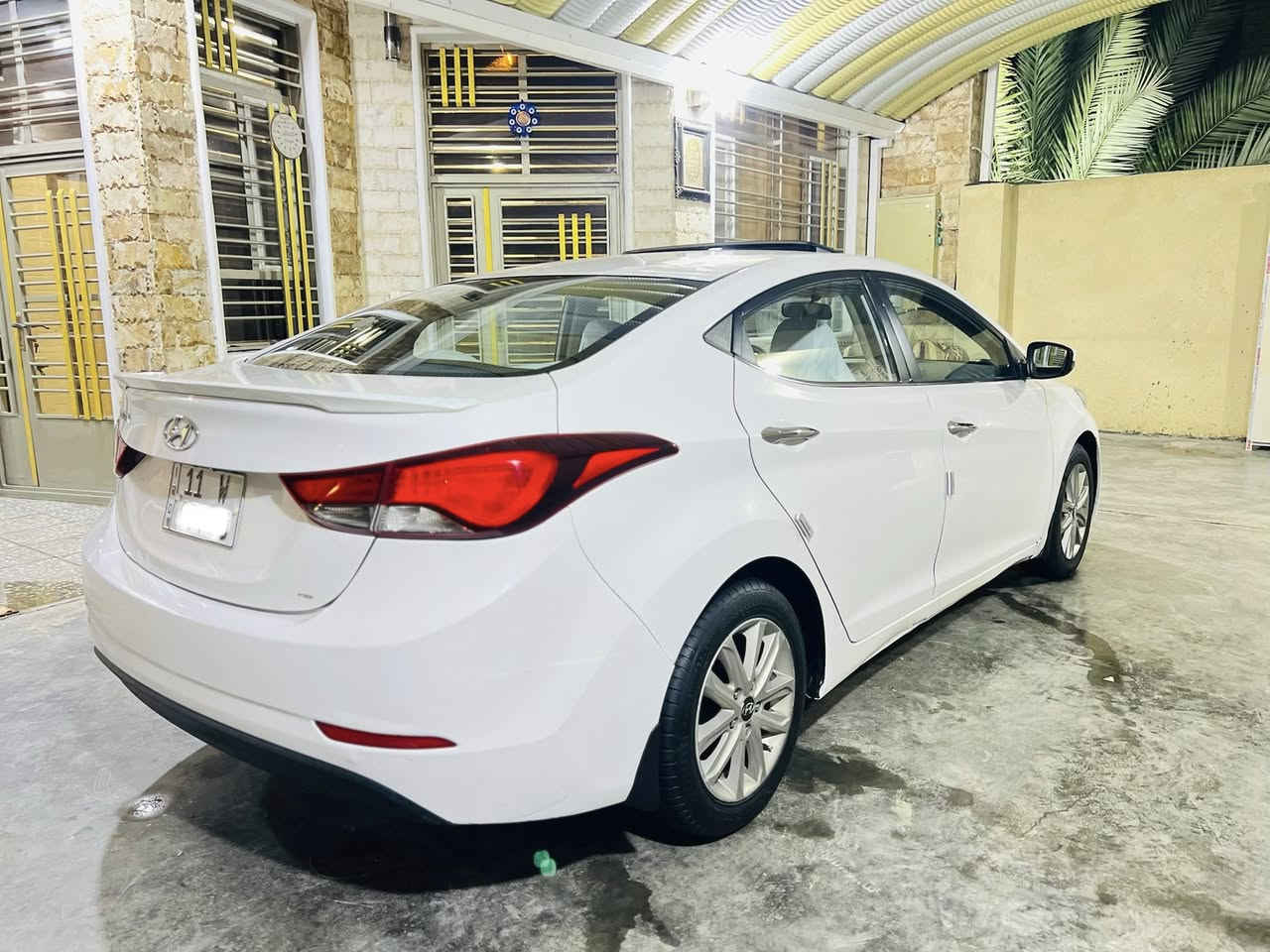 سلام عليكم
للبيع النترا 2015 خليجي 
سياره جديده جاهزه من كلشي
فول موصفات 1/1
سلايد فتحه شاشه كامره 
تحكم ستيرن تبريد قطعتين 
مري شفط ريمون سويجات ثنين 
مكينه 1800 دوش مكينه كير حداديه تخم تاير تبريد كله جديد 
رقم بغداد دولي سنويه جديده 
بيها جاملغ مبدل اصلي ولقديم موجود

السعر 127وبيها مجال للشراي 
لاتصال *********** مكان السياره كربلاء قرب لامام عون
