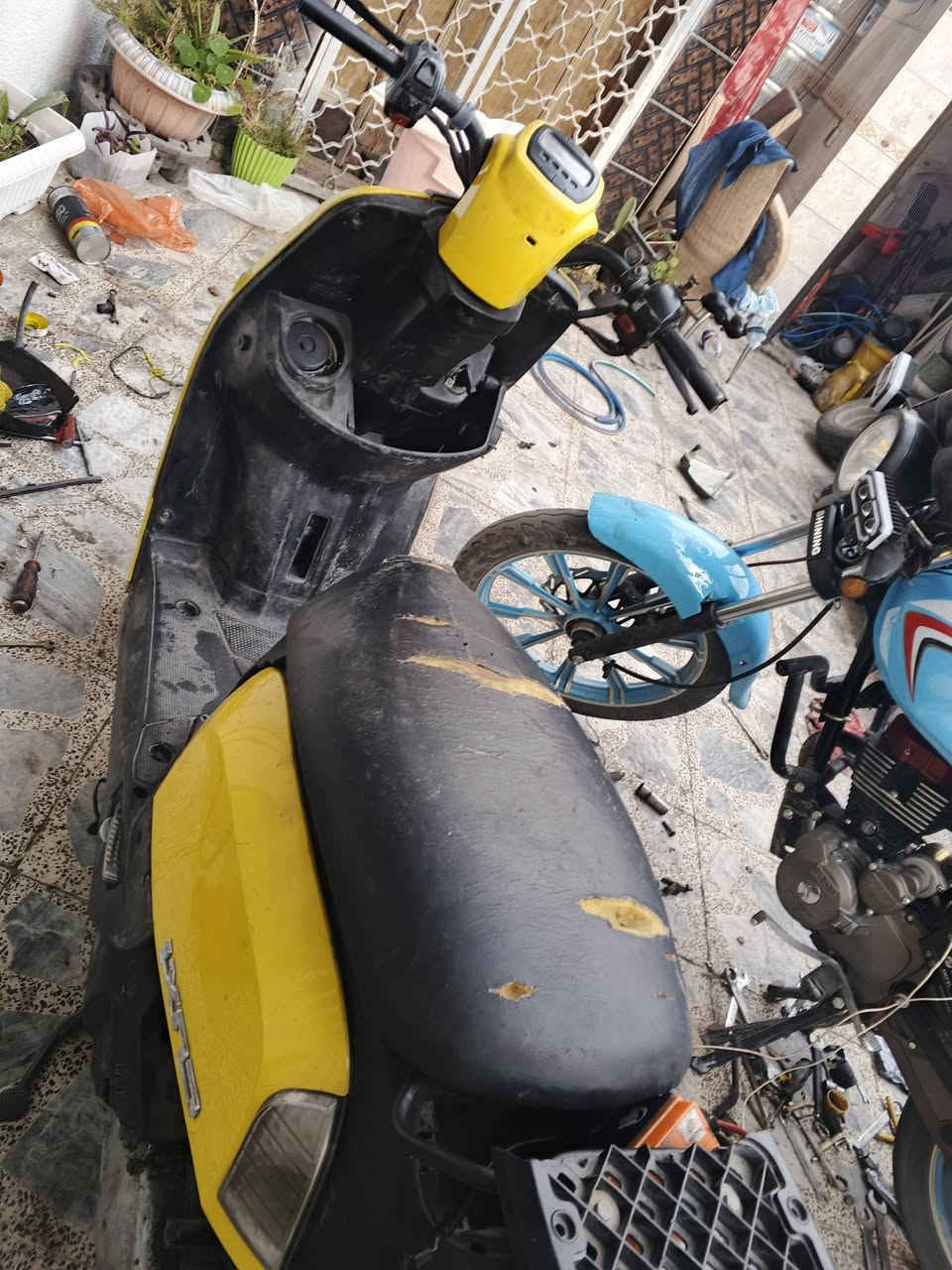 دراجه بوليسي مكينه كفاله من تبخير وتنقيص ونضوح مكينه  خرسه مكينه اطي بيه ضمان سنه   دراجه يرادلها ترتيب ابيع علا هل حطيه 350 مكاني الشعب ***********
