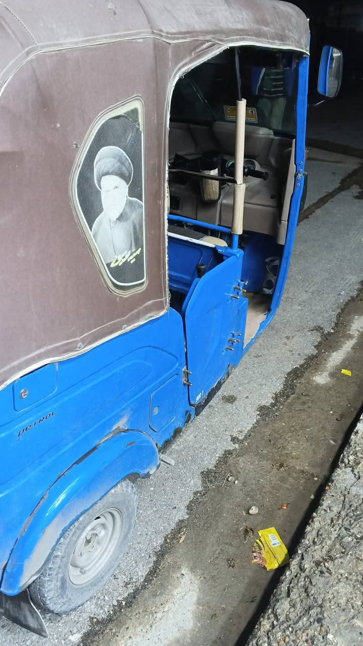 سلام عليكم تكتك 21شهر 11 تكتك خير من يم الله بيه تلحيضات الدوس ما معمرهن المكينه مكفوله وين يمعجبك اخذه مكان بغداد مدينه الصدر حي طارق الوسط سعر 7وال800وبيه مجال رقم ***********
