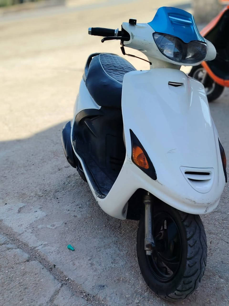 سلام عليكم شباب دراجه فراشه فحل الون ابيض   للبيع مكينه لاتبخير ولا تنقيص ستوني مجفتها
كهربائيات شغاله باتري جديد    لايت اشاير بك لايت كلها شغاله  مكينه خير من الله 
مكان الدراجه 🏠 الديوانية 
قضاء غماس 
السعر 💵 300 وبيها مجال للطيبين 
للاستفسار اكثر اتصل ***********
