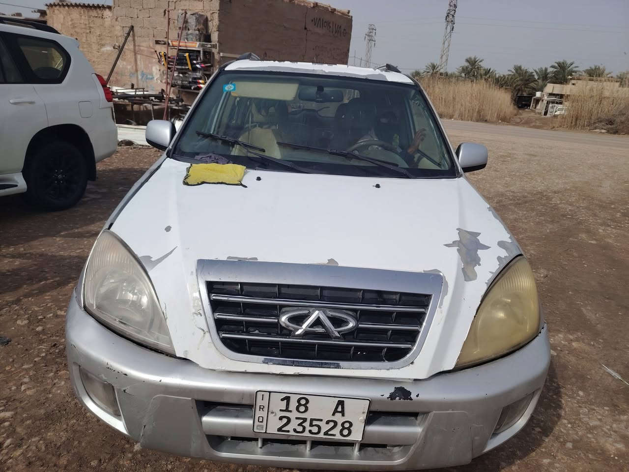 يتكو موديل 2011  رقمها بابل م صدر امامي خلفي جديد تايرات تخم بيها مابيها  اي نقص محور مكينه وكير كولار بسمي ثاتي يوم تحويل سيارة مابيها لا تبديل لا صبغ تعال شوف كدامك   ***********
