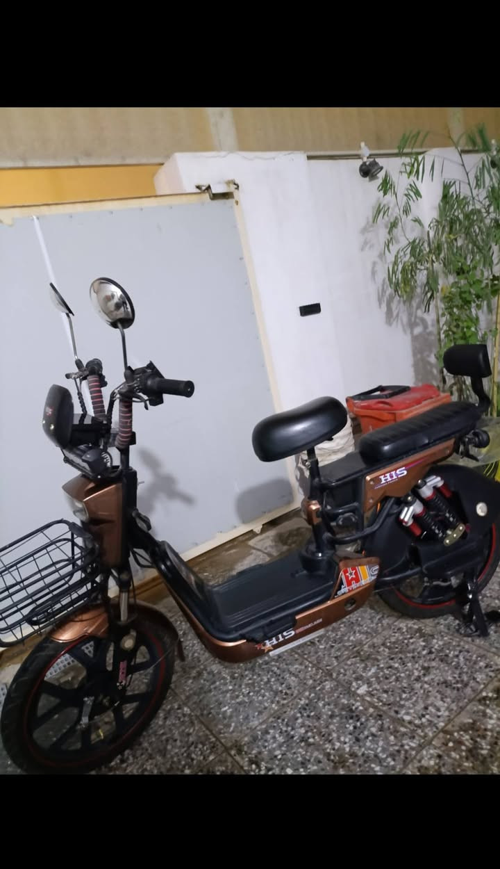 السلام عليكم
دراجه شحن للبيع من نوع HIS
فول المواصفات 
خمس بطاريات
ملف 1200W
فولتيه 60V
4 نمر
هورن
سله كبيره
اشاره يمنه يسره
دبل اشاره
لايت LED ناصي
لايت بلوجكتر عالي
بريك امامي خلفي
امرايات يمنه ويسره
نشرات خلفيه وجانبيه
وياها شاحنه البايسيكل
تكدر تربط بلوتوث بيه
واي عطل بيه يظهر بلشاشه
وياها ستاند موبايل وتكدر تشحن تلفونك بيه
وستاند رجلين تفتحه وتسده المقعد الأمامي والخلفي
وياها سويجين تشغيل وياها بصمتين تشغيل عن بعد
وتكدر تقفل التاير الخلفي بعد ما تتحرك الدراجه وتفتحه
خلال البصمه
بلشاشه سرعه 99 وتقريباً 70 حقيقي
مستخدمه قليل أقل من شهرين
العنوان نجف كوفه
السعر 550 وبيه مجال
الرقم ***********
