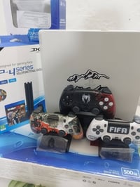 👇🏻 بلي 4 للبيع نضافه 100%100 ما مفتوح لك ستيكر جهاز ستعمال قليل  مساحه...