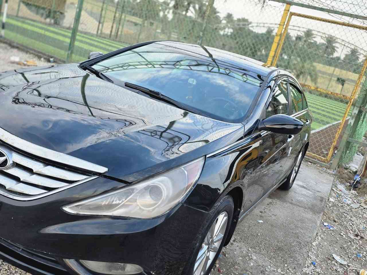 سوناتا موديل 2013 رقم كربلاء بأسمي
مكفولة من الصبغ والتبديل 
ربع البنيد وراجع بارد
أربع بصمات تشغيل وابواب وحنطة
تاير 16
مكينه 2000 أقتصادي 
تحكم ستيرن
رياضي شفتات ستيرن 
كشنات بلادي  قماش رصاصي مغلف جلد قابل للرفع
كشنات تدفئه + كهربائي
تبريد ثلاجة شغال وضمان 
تدفئه شغال 
مكان السيارة بابل
السعر 120 ورقه 
هاتف ***********
