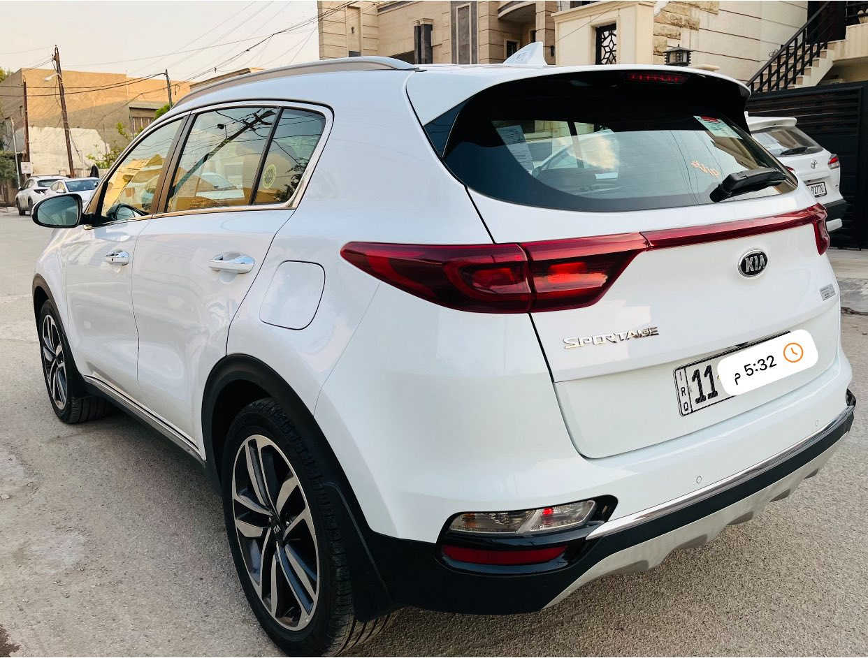 السلام عليكم شباب للبيع كيا سبورتج موديل 2021 وكالة الدولية مكفولة كفاله عامة من الضربه والصبغ والتبديل والبارد ماشية 47 الف 
مواصفاتها ،،بصمه،، وتشغيل عن بعد وترحيب والكراسي الامامية كهرباء شاشة اصلي وكامرة واريل نڤكيشن وحساس امامي وخلفي ولد ابيض ،،وكت مال جيتي ،،وتبريد بيانو وقطعتين تبريد وحساس مطر ومراية اوتو دم ،، وداخل جلد حمصي ،،وبروجكتر  ومحرك 2000 دوش ومري شفط ودبل تحكم ومود درايف ومانع انحدار ورقمها بغداد الجديد وبسمي مشروع وطني ،،وهزة جديدة
مكانها بغداد للاتصال ***********
