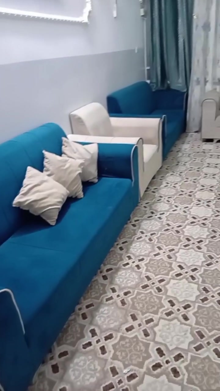 السلام عليكم تخم نضيف العام اشتريته بي بس يدأت اثنين بيهن كسر خفيف التخم وزنه مو ثكيل من هاذا الخفيف رايده 150 الشراي اتصل ***********
