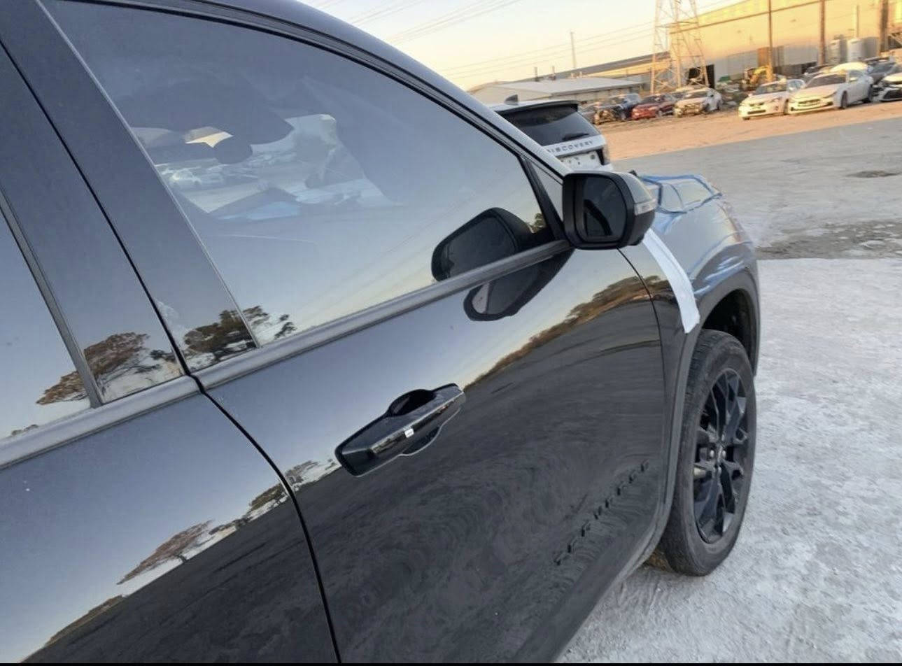 السلام عليكم
ترافوس موديل 2024
حادثها مبين بالصور 
ماشية 45 الف 
مواصفات LT 
كشنات جلد منفصل 
مده الوصول (10 أيام وتوصل دبي ) 
لتواصل عن طريق الواتساب 
***********
