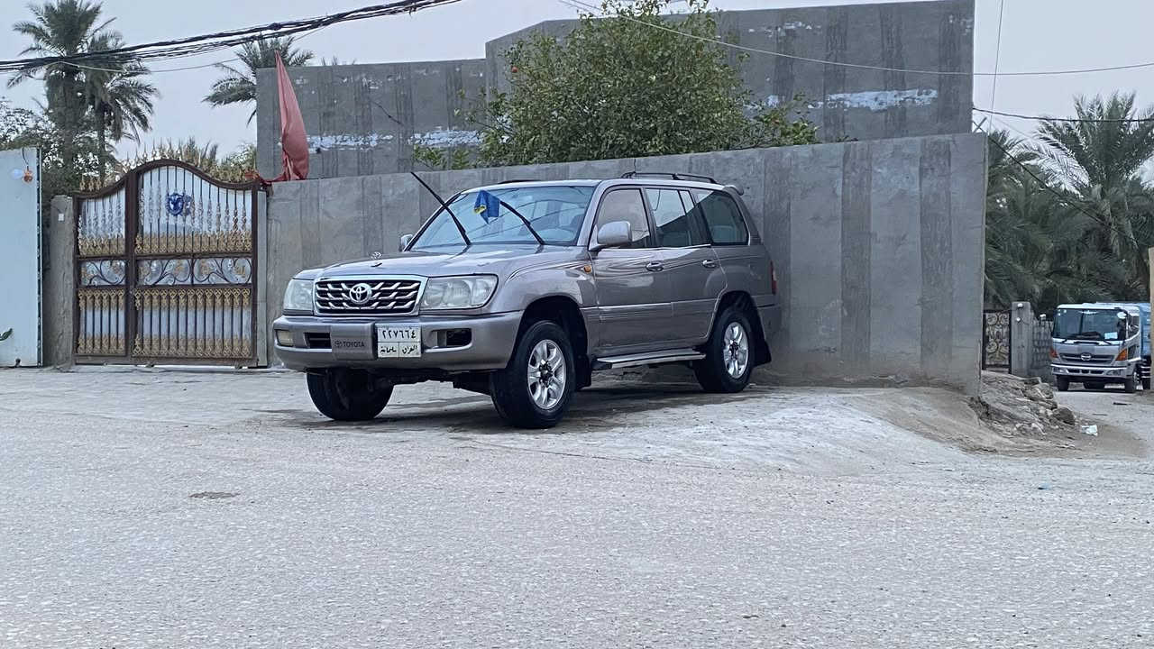 السلام عليكم لاندكروز 2005اصل فول السياره حلوه احلى من الصور العنوان نجف رقم ***********
