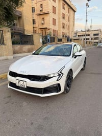 كيا كي فايف K5   ضمان شركة المجموعه الدولية  2025 مستخدم عداد 4000 Km ...