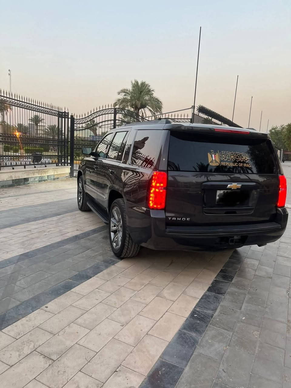 سلام عليكم 
تاهو LT. 2017 
السياره كفاله عامه مال جناي 
رقم بغداد جديد 
كشنات كهرباء 
كشنات منفصله Vil
***********
