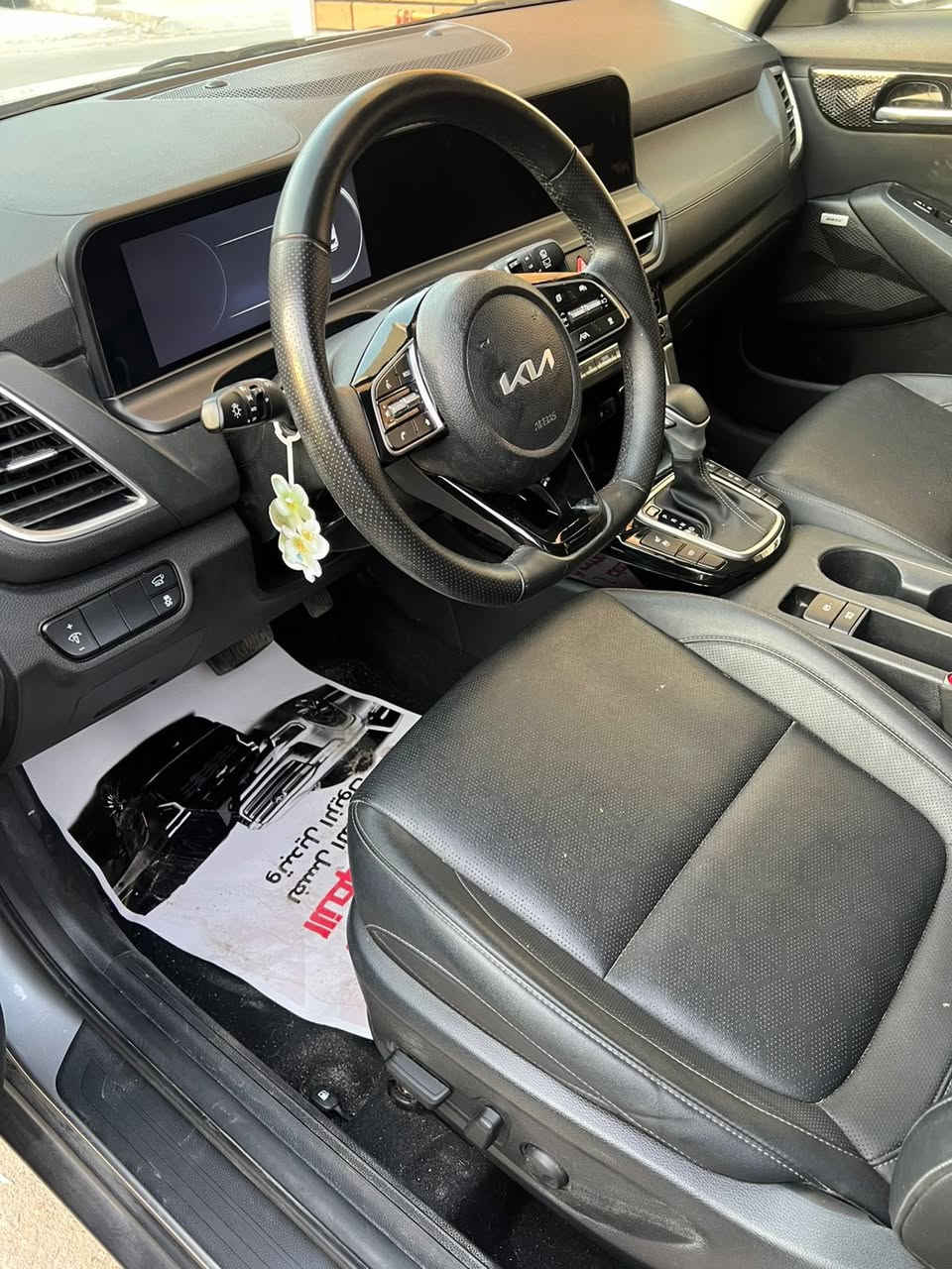 كيا سليتوز 2024 EX سلفر
اعلى مواصفات بالسيلتوز وارد امريكي حادثه بنيد ودعاميه وسحب جداً بسيط بشاصي الايمن سياره بدون رقم مكانه بغداد السياره معروضه ب149 وبيه مجال بسييط 
للتواصل ***********
