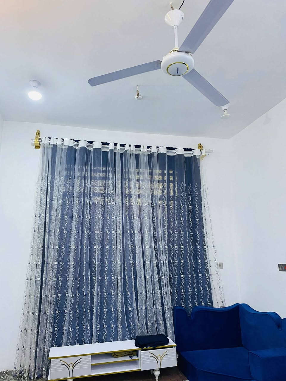 أعلان رقم (١٠٢٣)

🌺اللهم صل على محمد وال محمد 🌺
👈عرض اليوم لدى مكتبنا 👉
-----------.
بيت حديث في حي الجمهوري خلف المتنزه  نقص ارضيه فقط
يتكون من(( غرفتين صاله وصحيات مطبخ براني مناور2))    سنة البناء  2024
👈مساحة البيت 150 م 
👈السعر الكلي  133
👈مطلوب اسكان 48 ينزل من السعر الكلي
تنطي 85 نقد وباقي تسدد 
التسديد الشهري ٢٧٠الف دينار 

ــــــــــــــــــــــــــــــ

عمولة المكتب 
١% من البائع
١%من المشتري 

للاطلاع على عروضنا باستمرار اضغط على االرابط ادناه وكن ز👈⭐بون مقرب👇 وادعوا اصدقائك  https://www.facebook.com/share/QyfeNk5moeNRhhwa/?mibextid
الاتصال على الارقام التاليه 
***********
***********
🌹عنوان المكتب 🌹شارع بغداد مجاور ملعب السماوة الاولمبي و قرب مدرسة اوروك ومشتل النخيل وشركة (كي دي دي)
