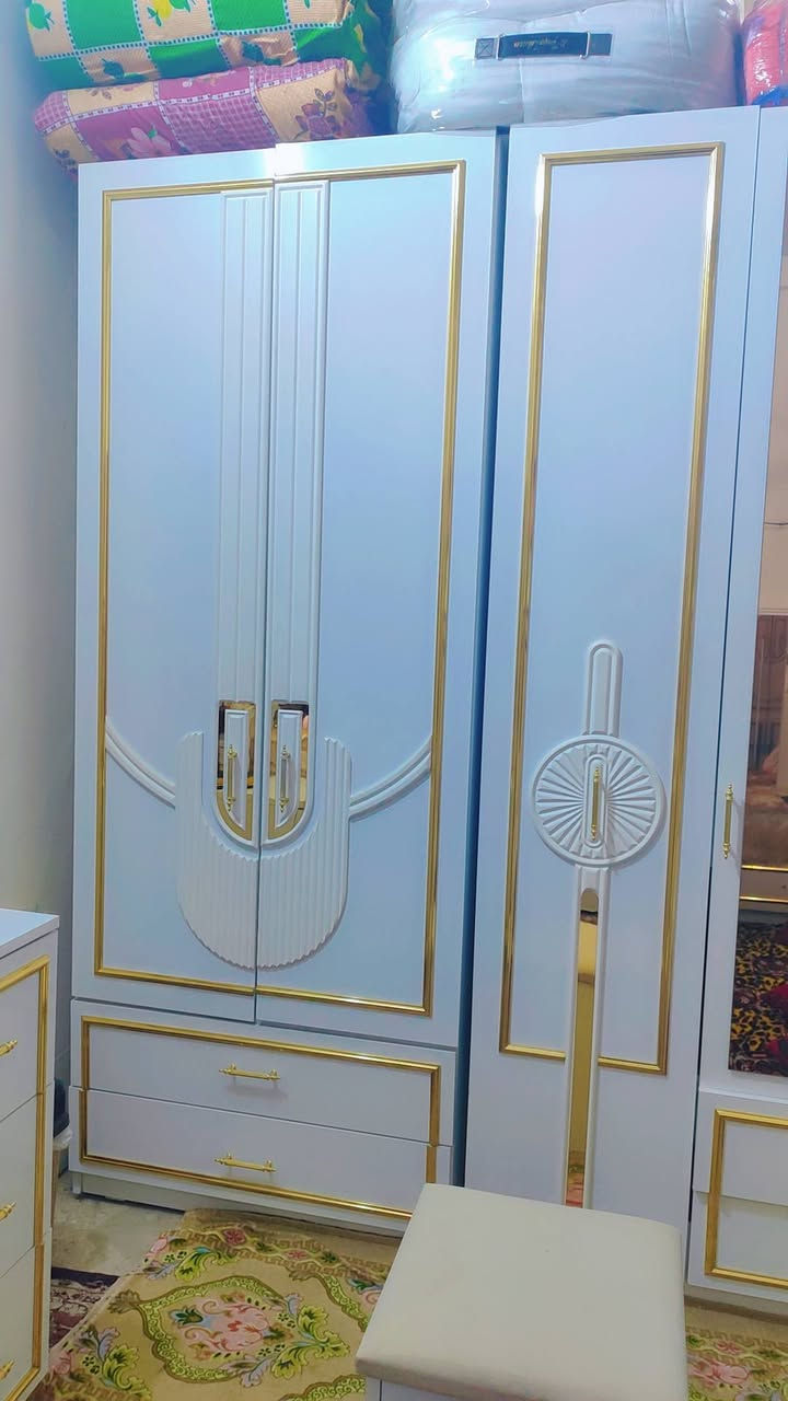 للبيع غرفه نوم تركيه كامله للبيع ١١ قطعه استعمال ٦  اشهر وكلش نضيفه وقويه تصميم راقي لونها ثلجي وذهبي الله شاهد اخذتها بمليون و٧٥٠ ورايدتها مليون و٥٠٠ قفل


**إذا كنت صاحب هذا الإعلان وتريد حذفه لأي سبب، رجاءا أرسل رسالة إلى الدعم الفني**