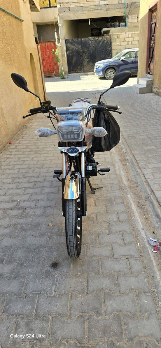 مرحبا دراجه سيفان (سونك )للبيع دراجه جديده بمعنى الكلمه نظافه 100/100محرك 200cc سويج عدد2 مع بصمة تشغيل عن بعد 2 الدراجه كامله ما ناقصها اي شي صارله اقل الشهر م̷ـــِْن طالعه م̷ـــِْن المعرض  (اورق سكنر اسسكنر يعني استنساخ) السعر 1250 وبيه مجال قليل للشراي والما يعجبه السعر يكدر يتخطى المنشور (مكلف بلنشر) صاحب الدراجه واتساب او اتصال***********
