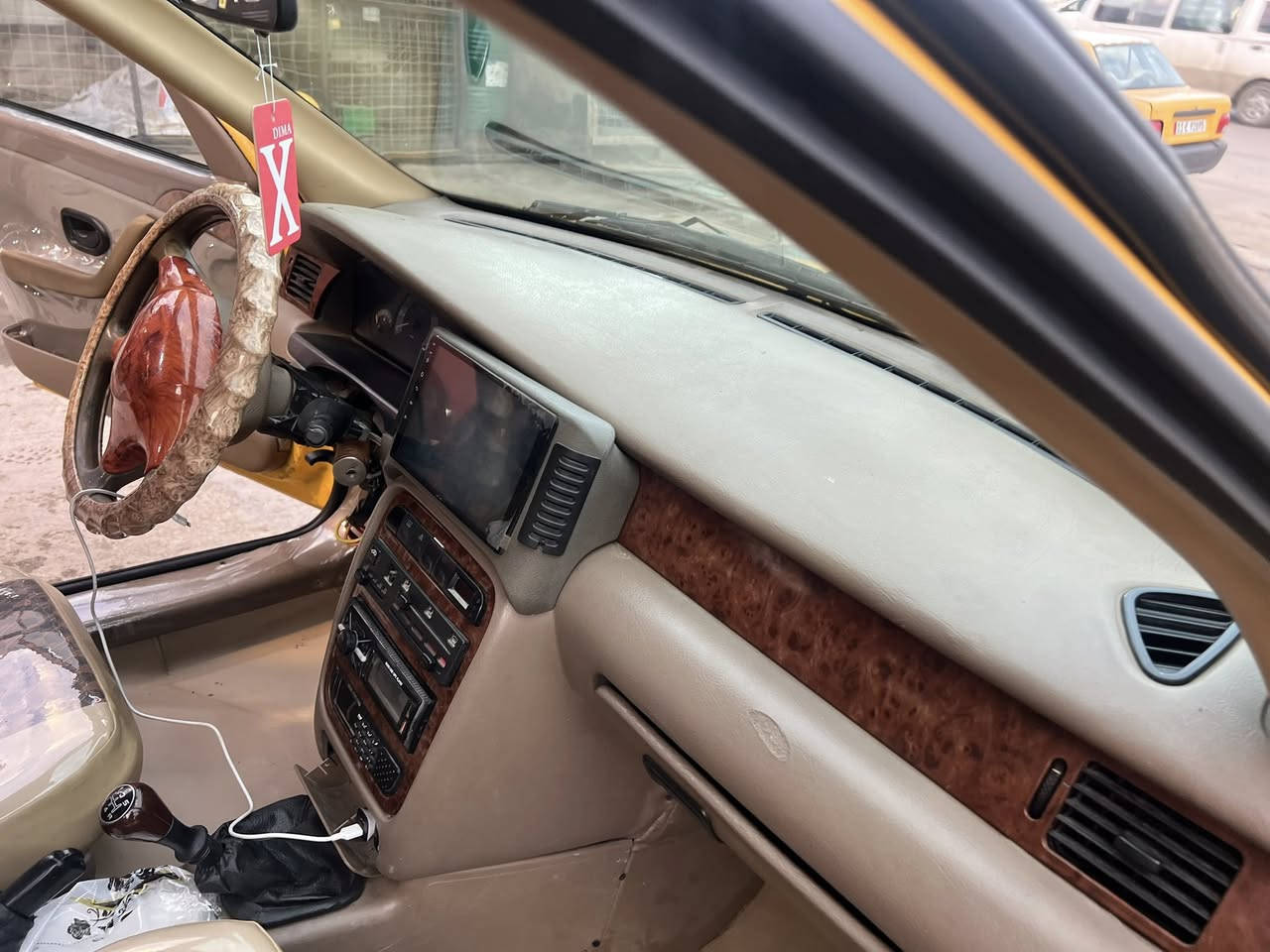 السلام عليكم سمند 2010رقم بغداد بسمي مال جناي متعوب عليها مكينه گيرخيرمن الله سيارة حلوة احلى من الصورة مكان بغداد ***********
