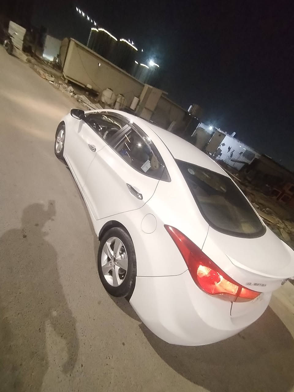 سلام عليكم اخوان انترا خليجي موديل 14 ورقمها بغداد وبسمي تحويل  ثاني يوم  سعر 108 بي مجال معرفه موصفاتها فتحه بل سكف مكينه 1800برغي واحد مامفتوحه من لمكينه بيها كير جديد صدر خلفي امامي جديد دبلات خلفي امامي جديدات كرايم شفتات جديدات اذانات اخوان سياره مال بيت سياره ماشيه ١٧٠كيلو وليس ميل سياره بيها اربع قطع صبغ وقطعه وحده تبديل سونر مالتها منشور ويه صور سياره جديده مكاني بغداد حي جهاد رقم تلفوني *********** سعر 108 بي مجال
