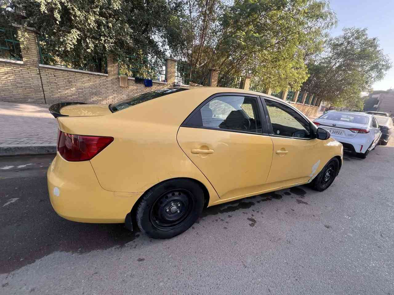 كيا فورتي ٢٠١٣ 
كيا فورتي ٢٠١٣ كير At ٦ نمر مكينه ٢٠٠٠ دوش
سياره صدر امامي مبدله جديد تخم تاير  ارقام انكليزي الجديد رقمه مميز بغداد بأسمي سنويه ٢٠٣١ هيه غرامات مصفره سياره كلش حلوه كهربايات كامله بيه شاشه جبيره شادله اصليه ام الكار ابلي بيه سستم اناره داخليه رايده ٨٥ وبيه مجال ***********
